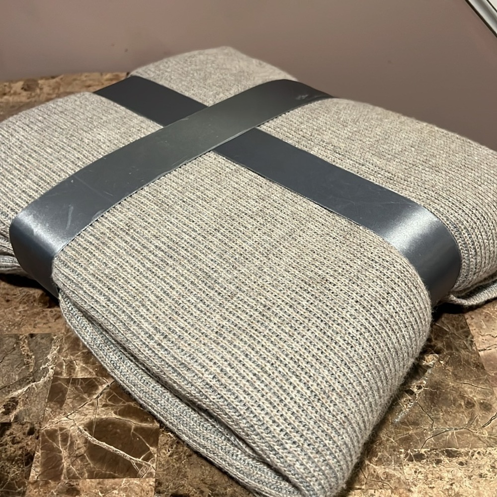 Hotel Collection Reversible Knit Throw - Picture 3 of 6